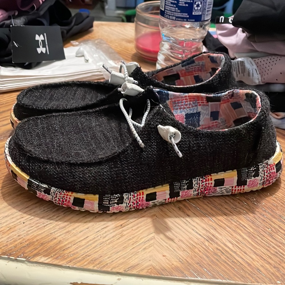 Hey dudes size 7